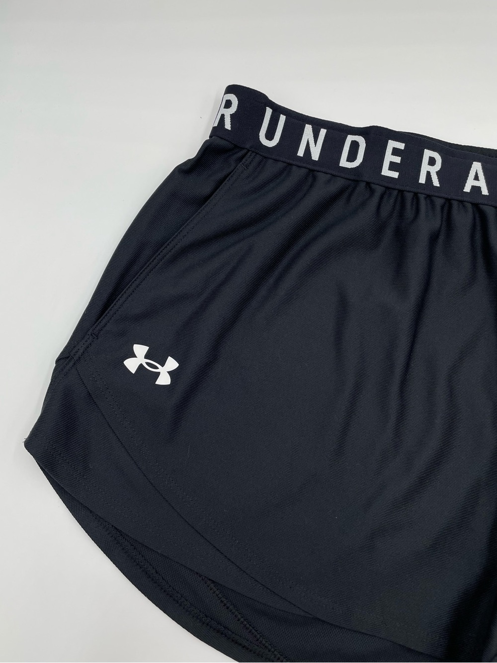 NEW Under Armour Women's Play Up Shorts 3.0 Black Size Large Activewear Loose - Picture 3 of 9